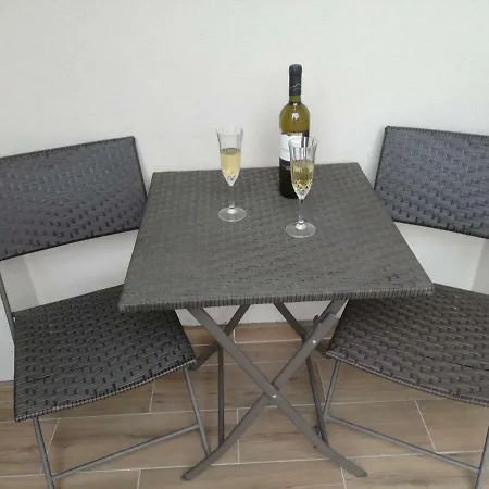 Wilton Apartment *
